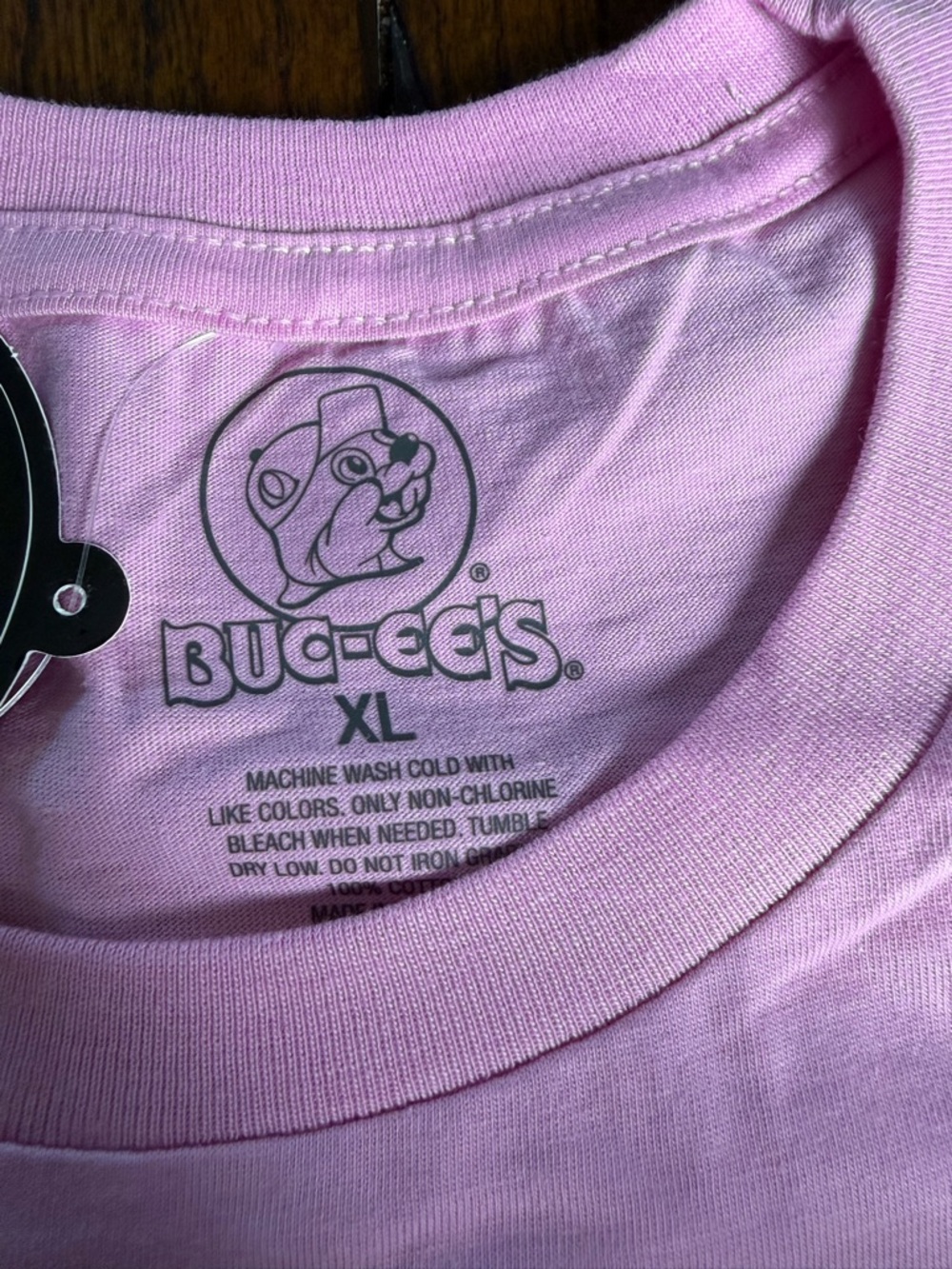 Stuck on Buc-ees Pink Graphic Short Sleeve Tee - Picture 4 of 6
